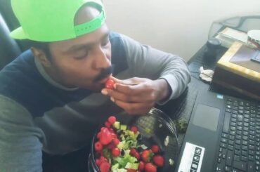 Man VS Salad  Episode 20 PART 4 How to make a super delicious healthy salad