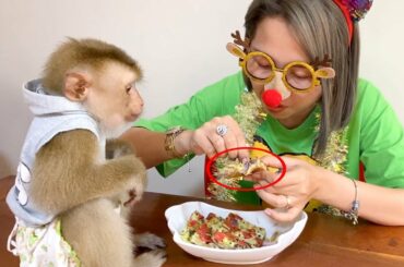 Baby Monkey | Mom Cook Cabbage With Onion To Eat With DouDou, Healthy Food
