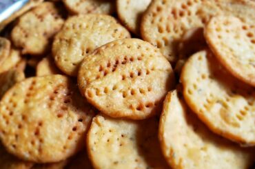 Moong Dal, Wheat Flour Methi Mathri /Papdi / Tea Time Snack - Indian Recipes - Pooja's Kitchen