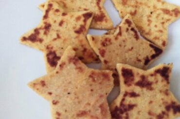 Makkai ki meethi roti/ today/ tea time snack recipe by Sana nadeem/ tiffin box recipe
