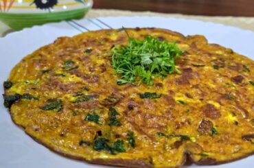 Easy and Healthy Breakfast recipe for kids || Palak Omlette || Spinach Omlette with English subtitle