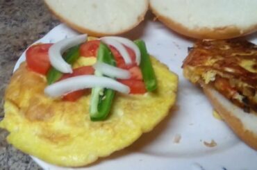Breakfast: ፓኒኖ እንቋቁሖ (egg sandwich)