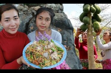Yummy Cooking Squid Spider with Papaya and Vegetables Salad recipe – Life Natural