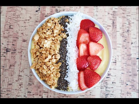 Tropical Smoothie Bowl (Easy and Healthy Breakfast Idea) Tropical Smoothie Bowl (Easy and Healthy Breakfast Idea)