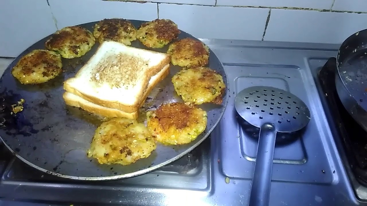 Bread se bana bacho ki tiffin ke liye healthy aur aasan nashta…….. Bread se bana bacho ki tiffin ke liye healthy aur aasan nashta........