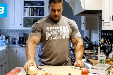 How a Bodybuilder Eats to Build Muscle | IFBB Pro Evan Centopani