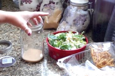 Jus4SweetZ Salads in a jar.........party ideas..healthy alternatives