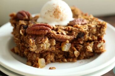 VEGAN GINGERBREAD BAKED OATMEAL | Vegan Richa Recipes