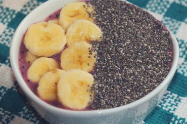 CHIA SEED PROTEIN BOWL - Smoothie Bowl