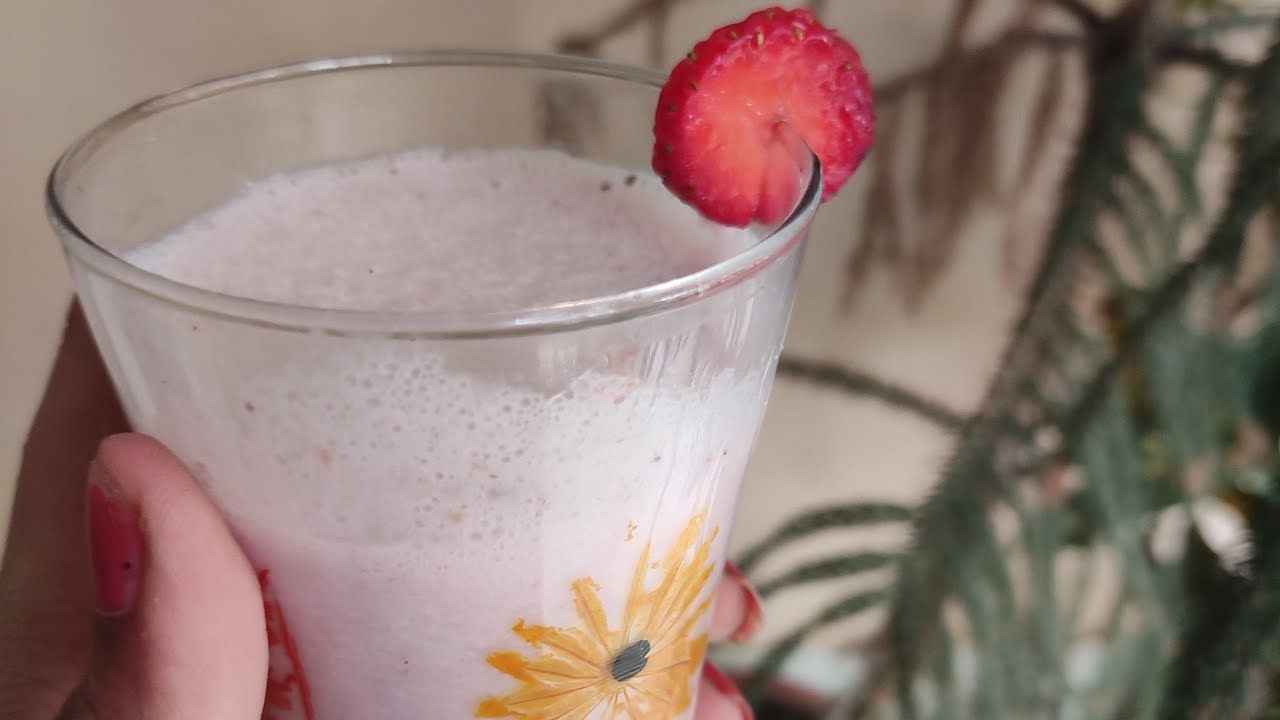 Strawberry milkshake recipe||Strawberry milkshake at home||Weight loss||Nutritionist Misha Strawberry milkshake recipe||Strawberry milkshake at home||Weight loss||Nutritionist Misha