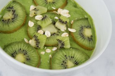 Healthy Kiwifruit Smoothie • Kiwi Fruit Recipes • Delightiful