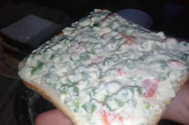 5 minute me bnae bread pizza