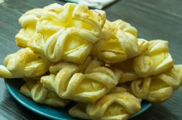 Puff Pastry Flowers - Pastry ideas