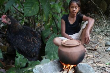 Catch Chicken in Wild for Food and Cook Chicken Grilled in Clay for Lunch food ideas Ep 81