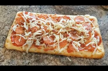 Pepperoni Flatbread Pizza / Pizza Recipe