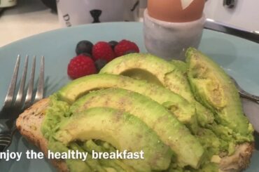 Avocado on toast with egg/healthy breakfast