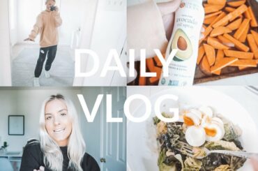 VLOG: errands, cleaning, healthy salad, juice bar!