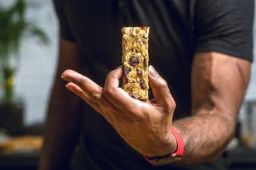 Easy, 3 Ingredients Homemade Vegan Granola Bars (Vegan Meal Prep Snacks)