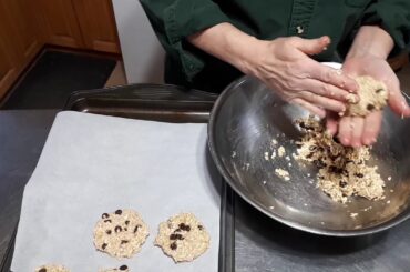 making cookies a Quick snack easy to make