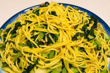 Yummy cooking Fresh Chinese Kale and Noodles with Pork - Healthy Food