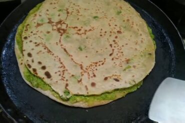 My mom's Potato Peas Parantha recipe | I tried a cooking video | Healthy aloo paratha