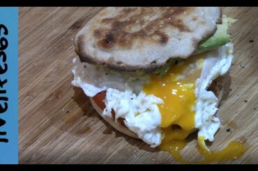 How to...Make a Killer Fried Egg, Avocado & Tomato Muffin Sandwich