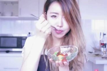 Healthy Veggie Egg Bake Breakfast | Low Calorie Diet Cooking | Wengie's Healthy Kitchen Ep 8