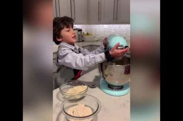 Easy healthy banana bread (vegan option)