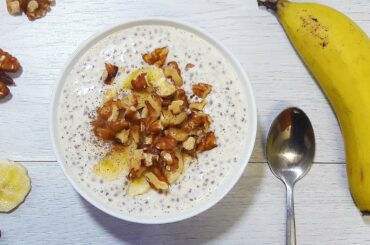Banting Banana Nut Chia Porridge Recipe | LCHF Banting Breakfast Ideas