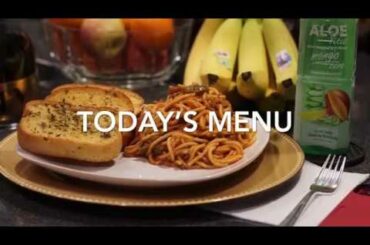 Spaghetti 🍝 & garlic  bread🥖