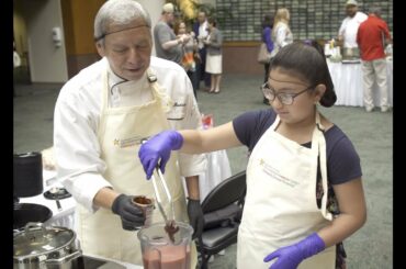 Celebrity chefs cook up healthy dishes with pediatric cancer patients