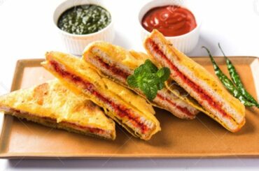 Do Chamach Tel mai Banaye Bread Ka Nashta | Best Breakfast Recipe | Foodland Mumbai