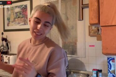 welcome to my cooking show... its banana bread time *yay*