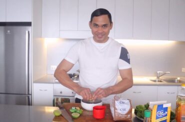 Making Thai Lettuce Wraps (Lard Gai)....with Dave :)