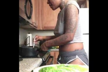 Quick healthy oil free vegan meal chickpeas lettuce wraps