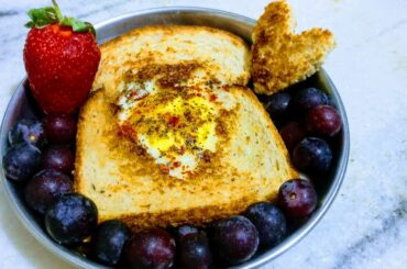 #Simple#quick breakfast idea#Egg and bread#Sunny side up with a twist of heart
