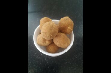 Kids Recipe: Easy & Healthy Snack: Moong Dal Ladoo - Paasi paruppu Ladoo Recipe