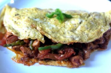 Chicken Stuffed Omelette || Egg Chicken Stuffed Recipe || Restaurant style || Omelette Recipe