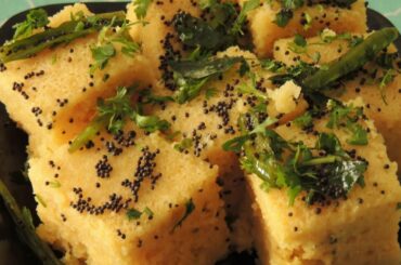 Instant Gujarati Besan Dhokla Recipe in hindi | Soft and Spongy Dhokla - Step By Step | खमण ढोकला
