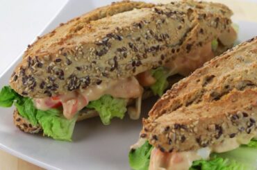 How to Make a Crab Sandwich