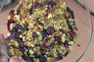 Healthy Breakfast Recipe/Homemade Granola (simple and easy)