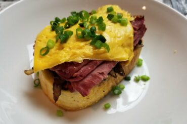 Garlic Roast Beef Sandwich. Easy Dinners.