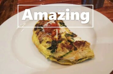 300 Calorie Breakfast Omelette (under 10 minutes)