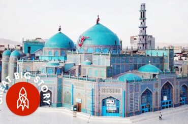 Afghanistan’s Blue Mosque Is Surrounded by White Doves