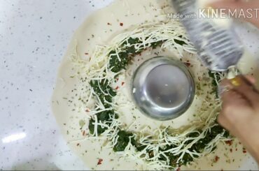 Sunflower Spinach Bread || Easy Bread Recipe ||Evening Snack ||Tea Time Snack || FOREVER FIT DIET