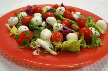 Light Vegetable Salad with Mini Mozzarella ! Only 1 minute ! Easyvideo