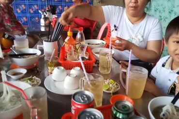 Eating Healthy Food - Noodle Beef Soup For Breakfast - Eating Delicious