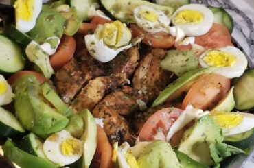 Casho fudud oo cafimaat leeh (,healthy dinner salad and chicken