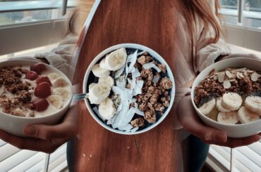 3 HEALTHY SMOOTHIE BOWL RECIPES