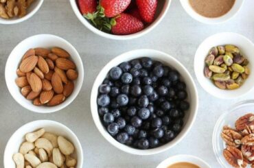 SNACK IDEA Classic fruit and nuts 🍎 | 🍌 وجبة خفيفة من الفاكهة الكلاسيكية والمكسرات